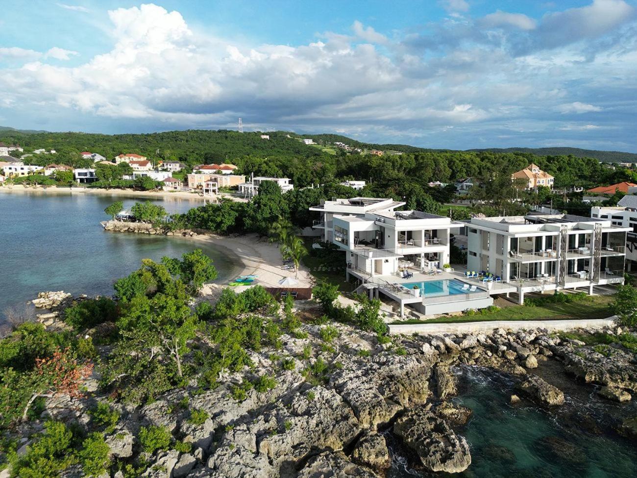 Villa Santosha Jm - 10 Bedroom W Private Whitehouse