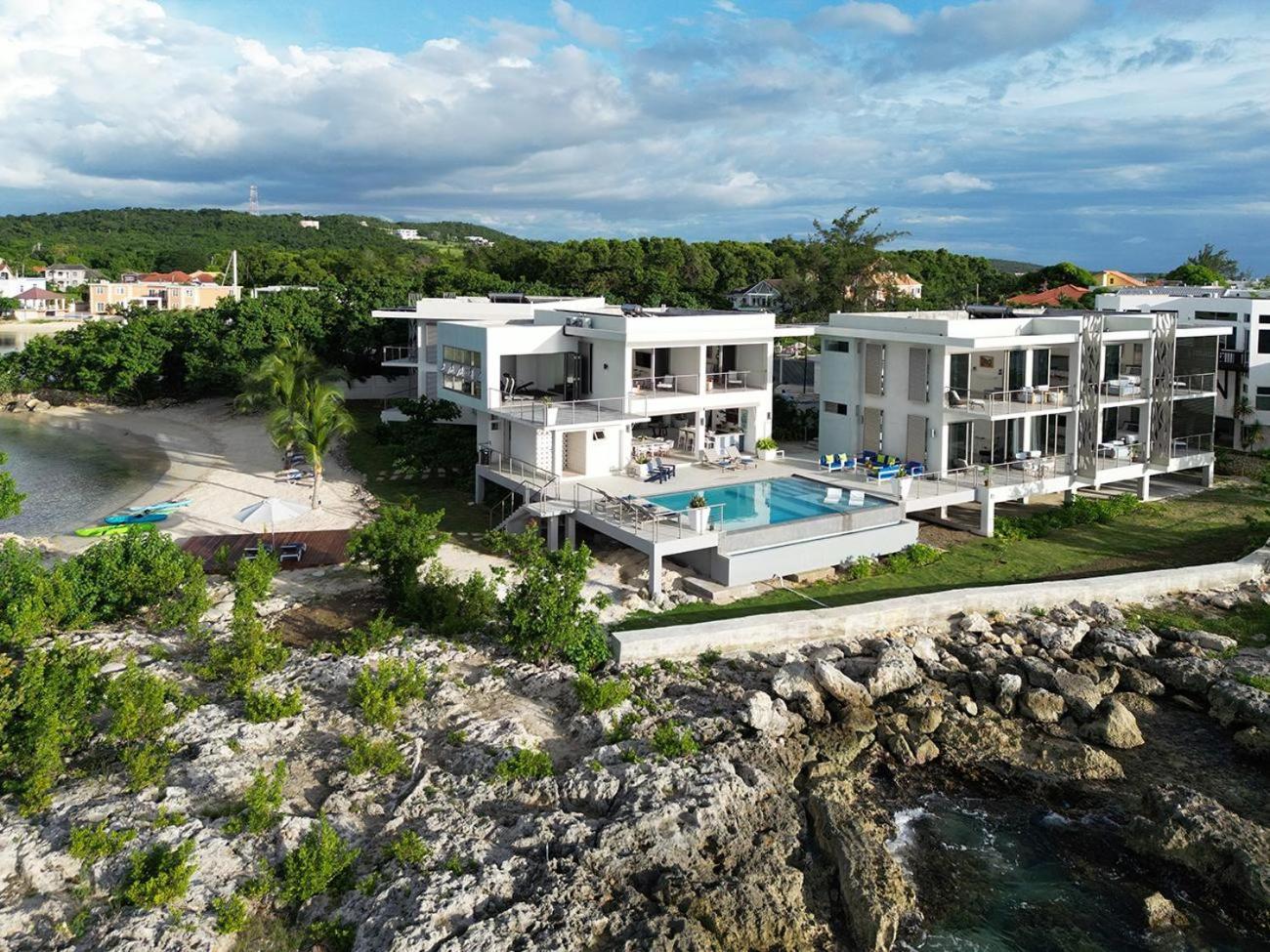 Santosha Jm - 10 Bedroom W Private *