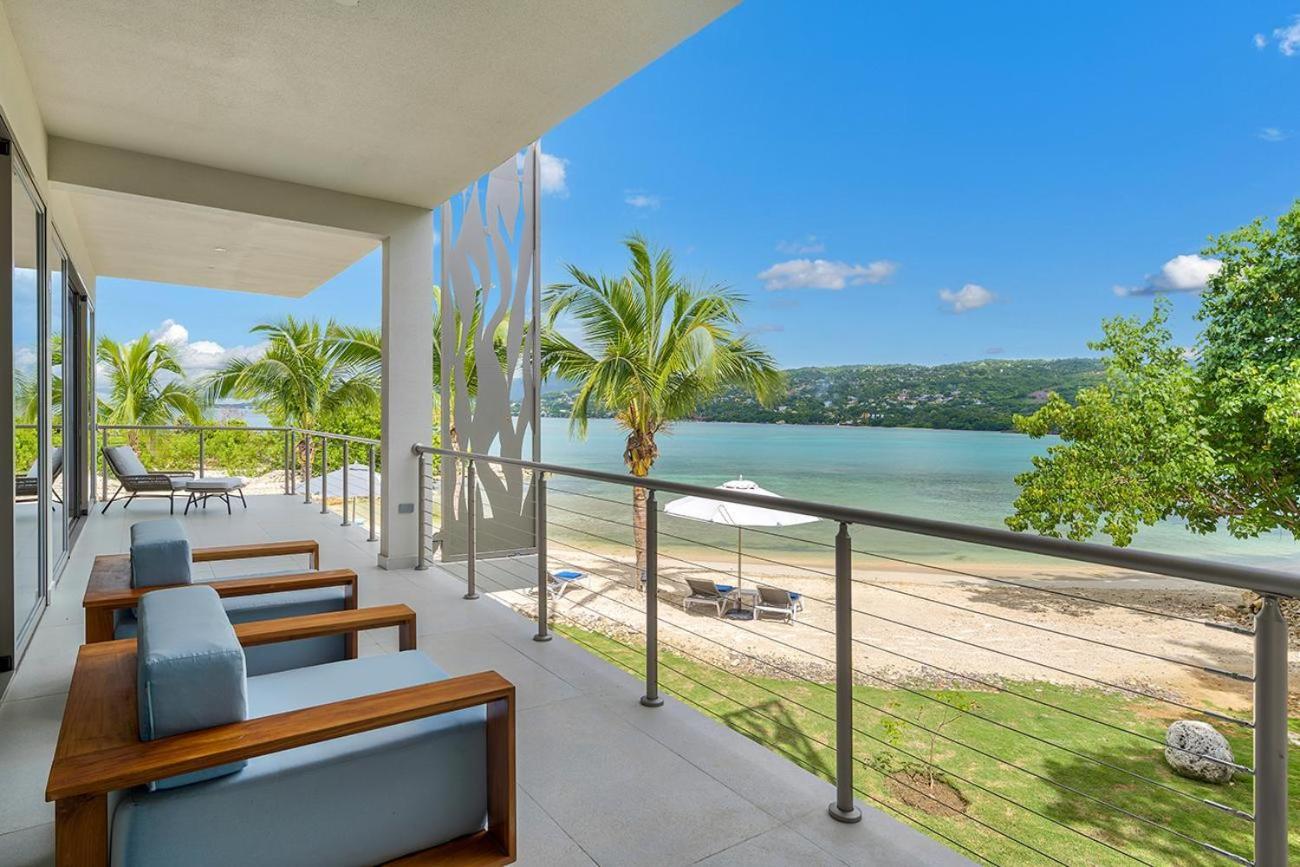 Santosha Jm - 10 Bedroom W Private