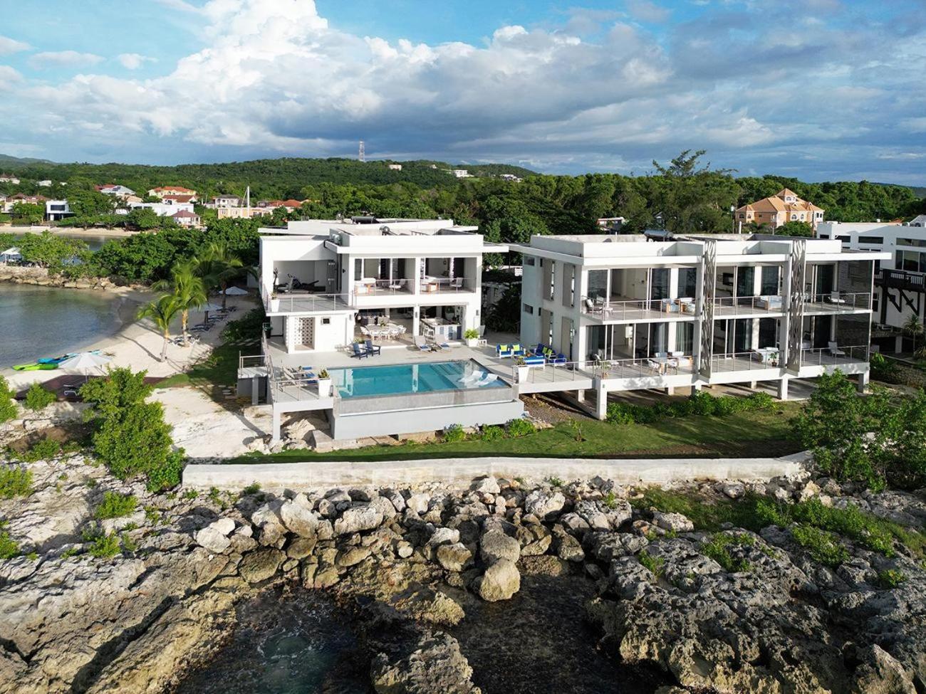 Villa Santosha Jm - 10 Bedroom W Private Whitehouse