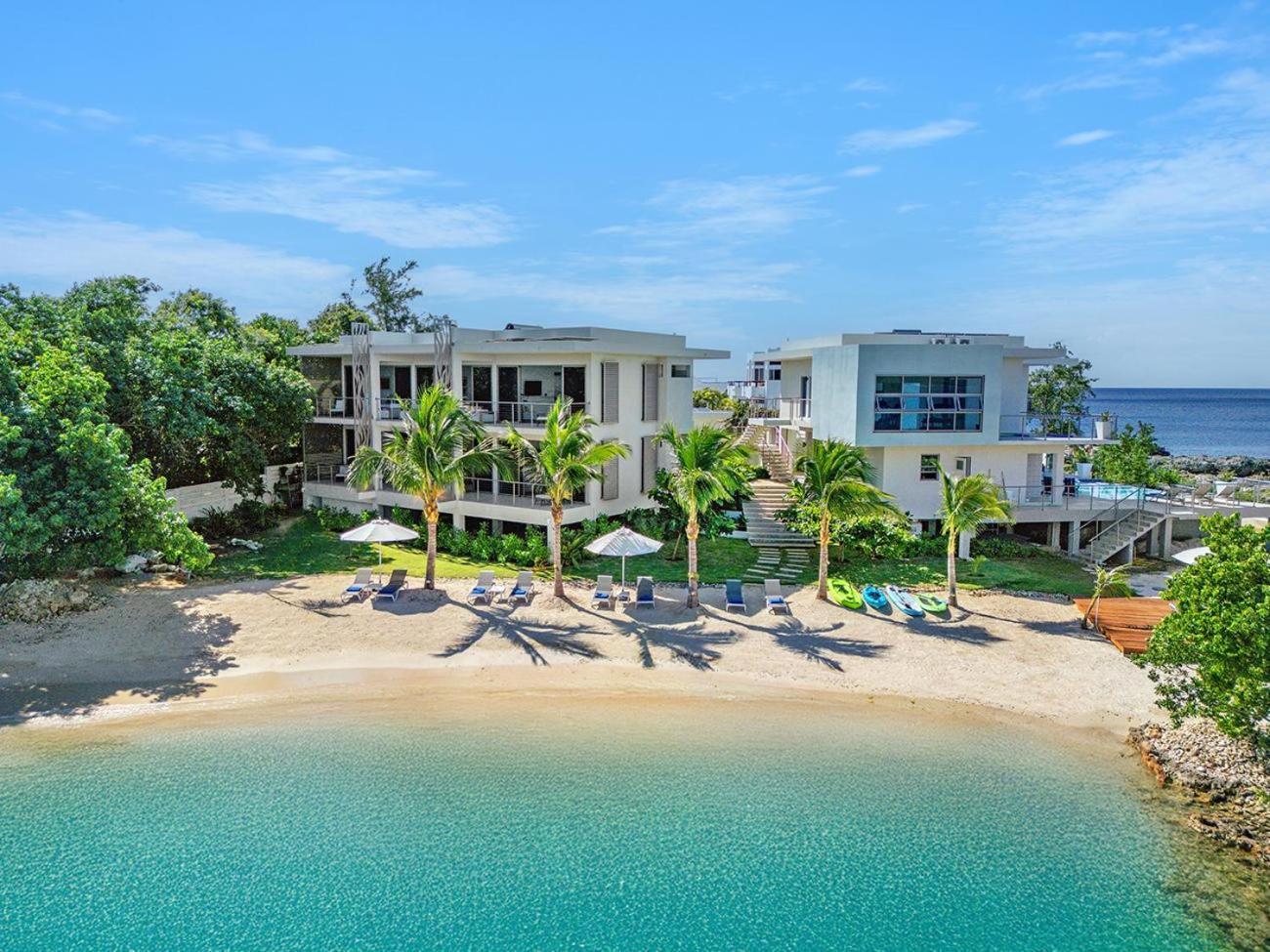 Santosha Jm - 10 Bedroom W Private * Whitehouse