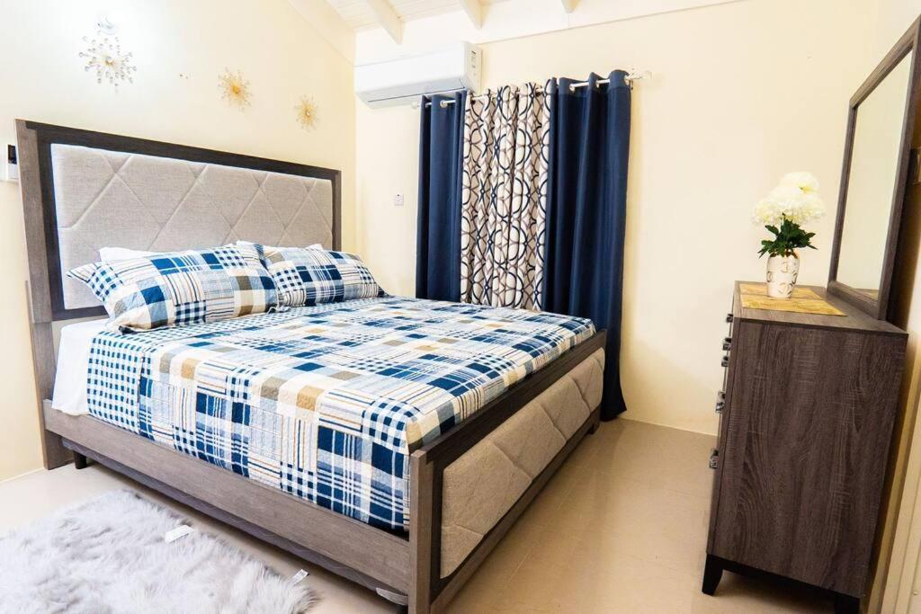 Tropical Luxury 1876 * Florence Hall