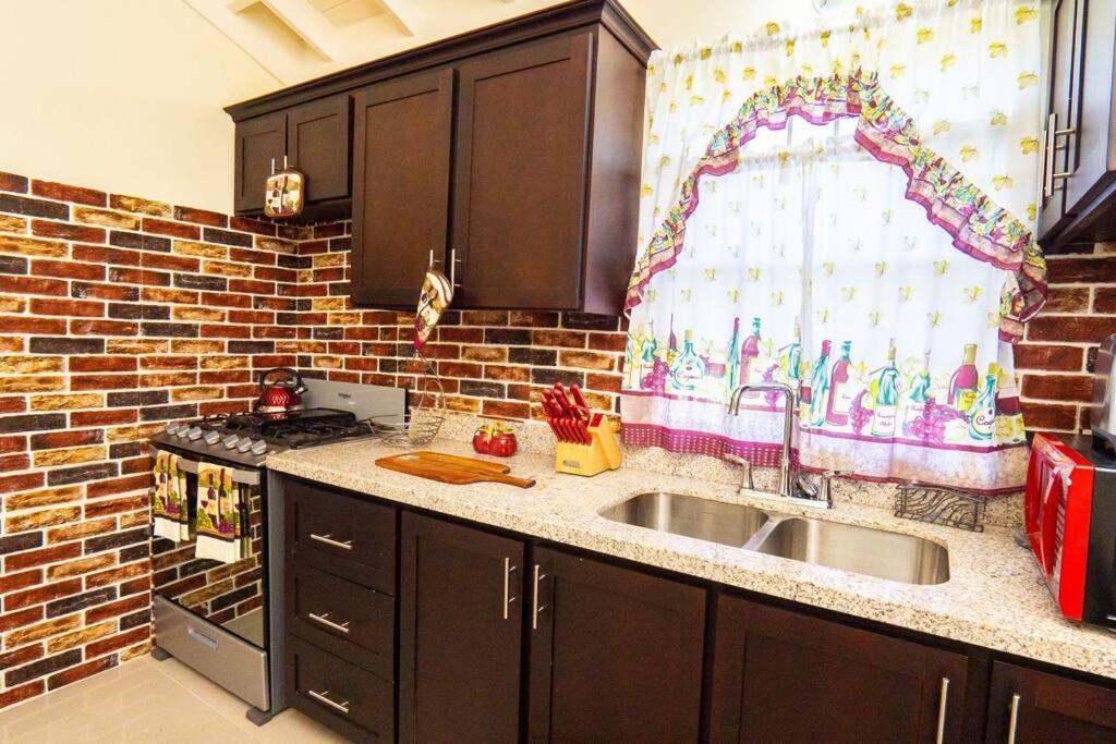 Tropical Luxury 1876 Apartment