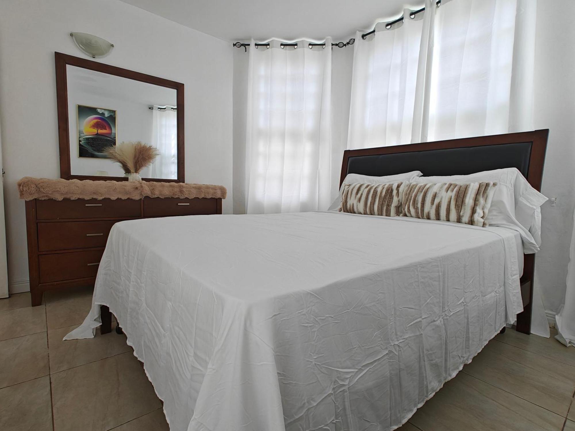 Cozy W/ocean View, Pool & Access