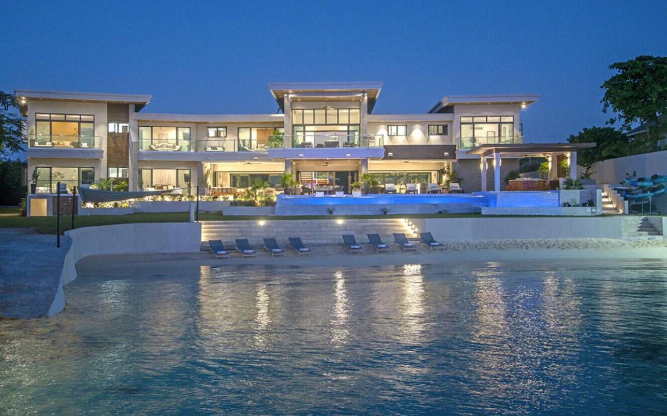 Happy Hour Luxury Beachfront Retreat Villa