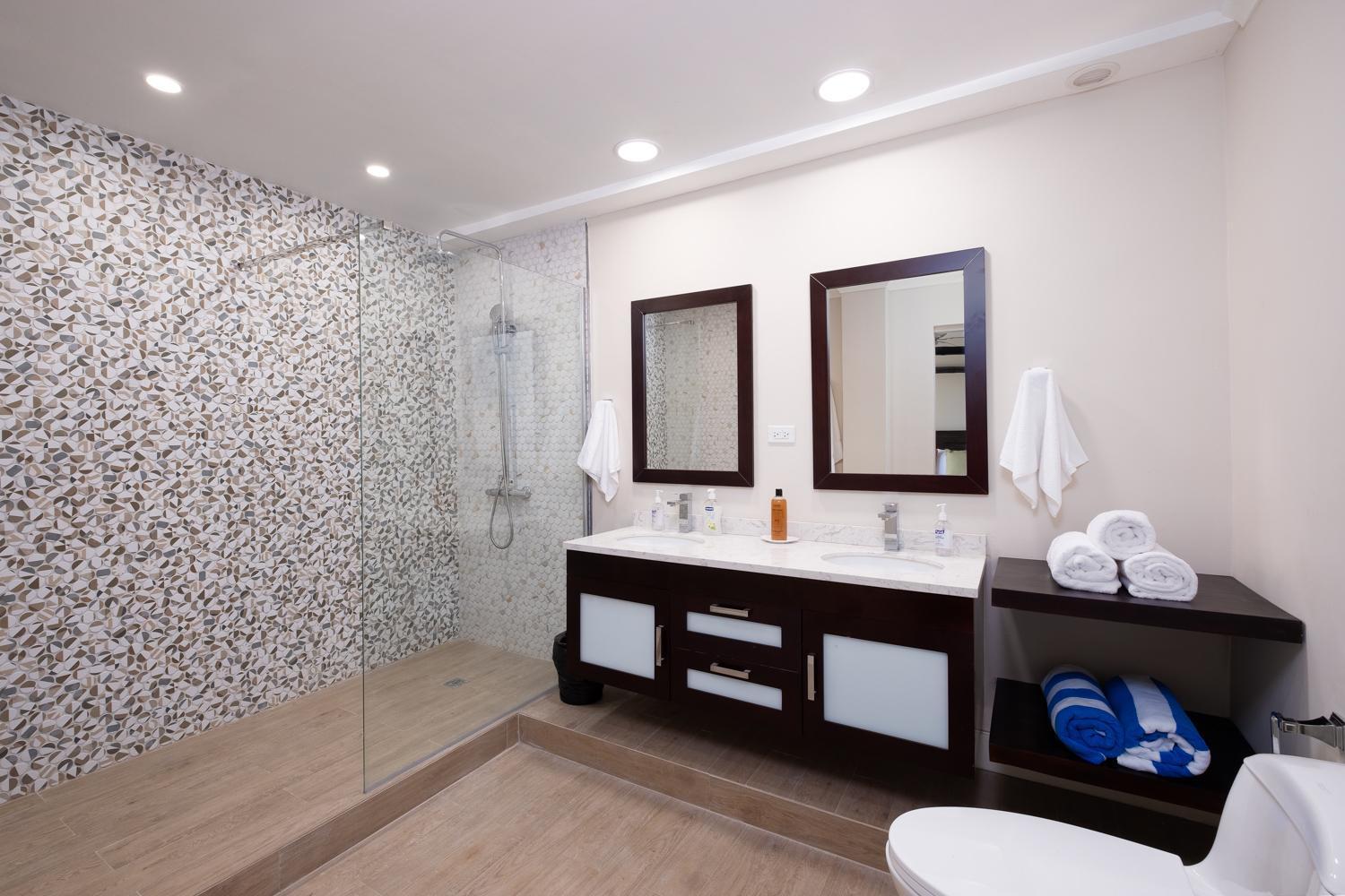 Jamaica Time Driftwood At Sea Palms 3br 3ba In Ocho Rios With Pool And Front With Views Only 10 Mins From Ochi Intl Airport Direct Flight From Miami Apartment *