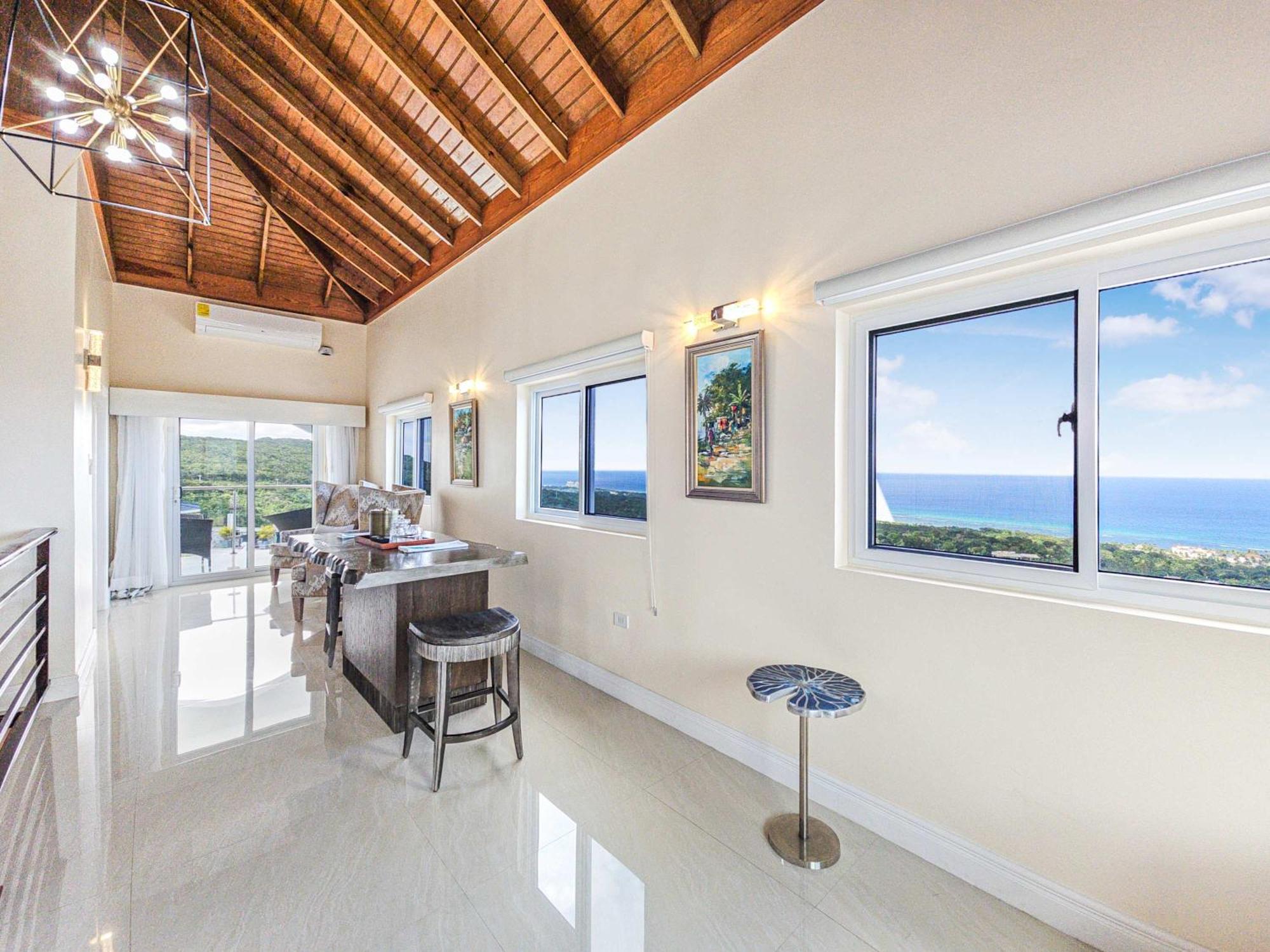 Villa Hospitality Expert Bts 10br Pool *