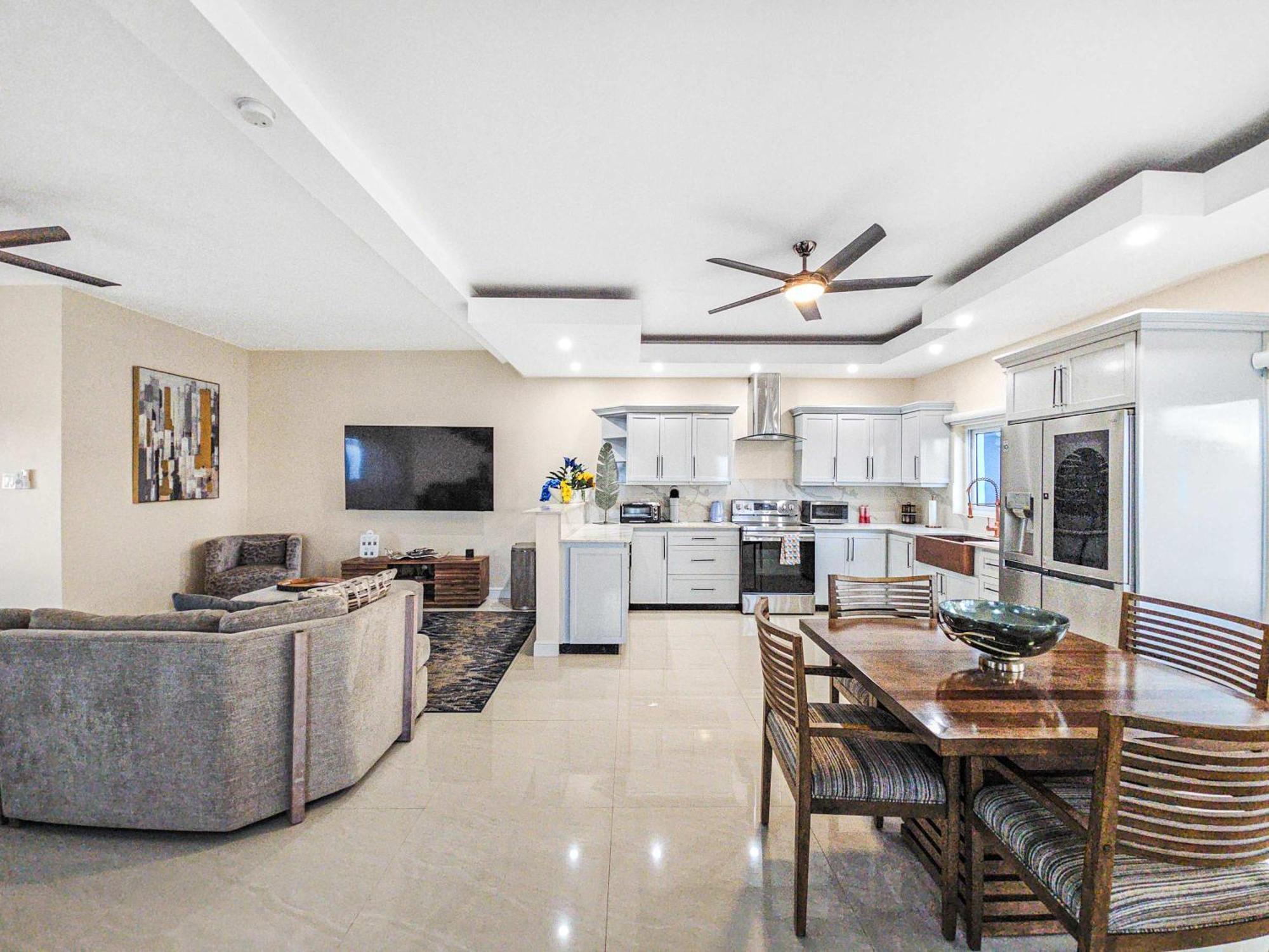 Hospitality Expert Bts 10br Pool Villa