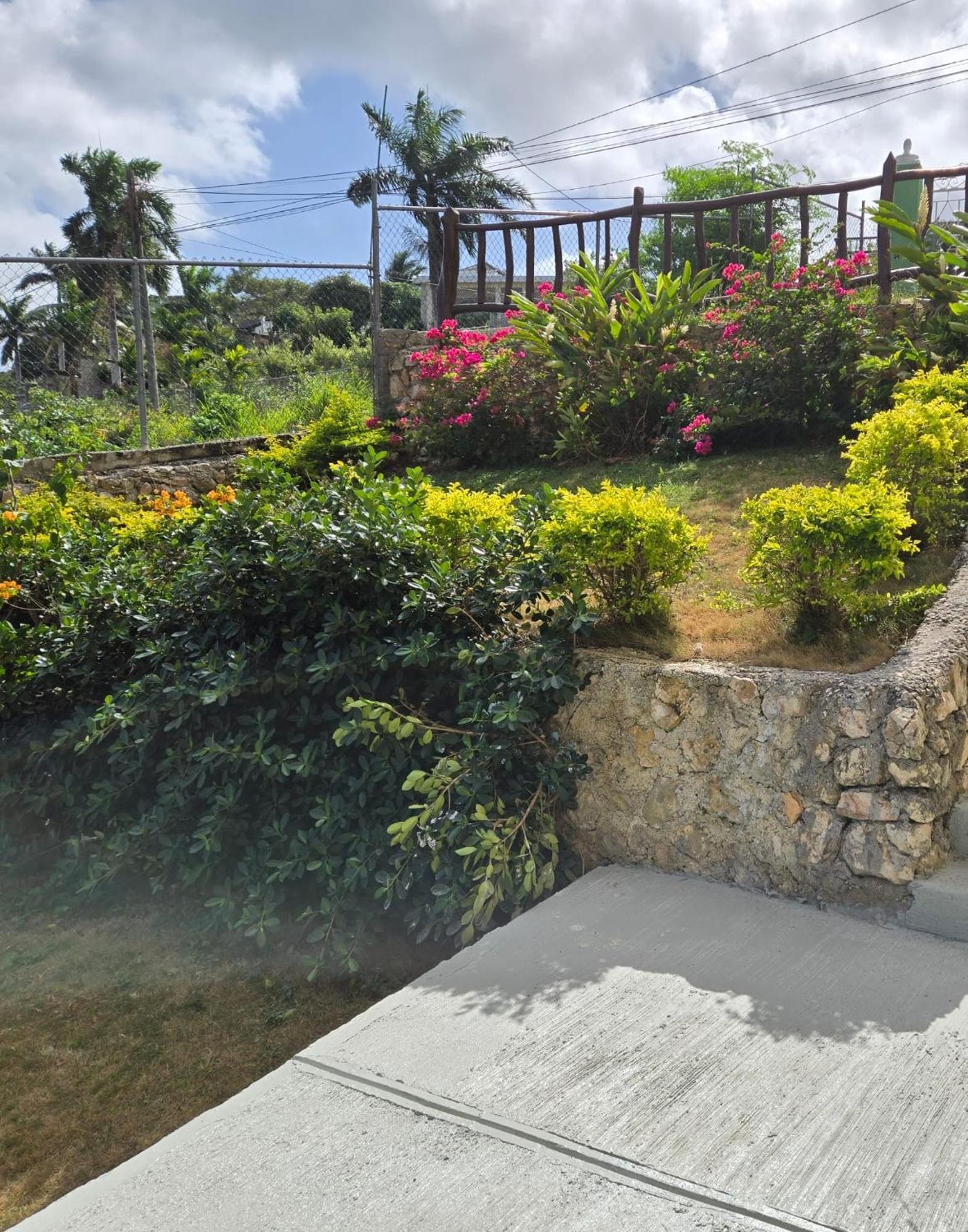 Holiday home Poinciana House *
