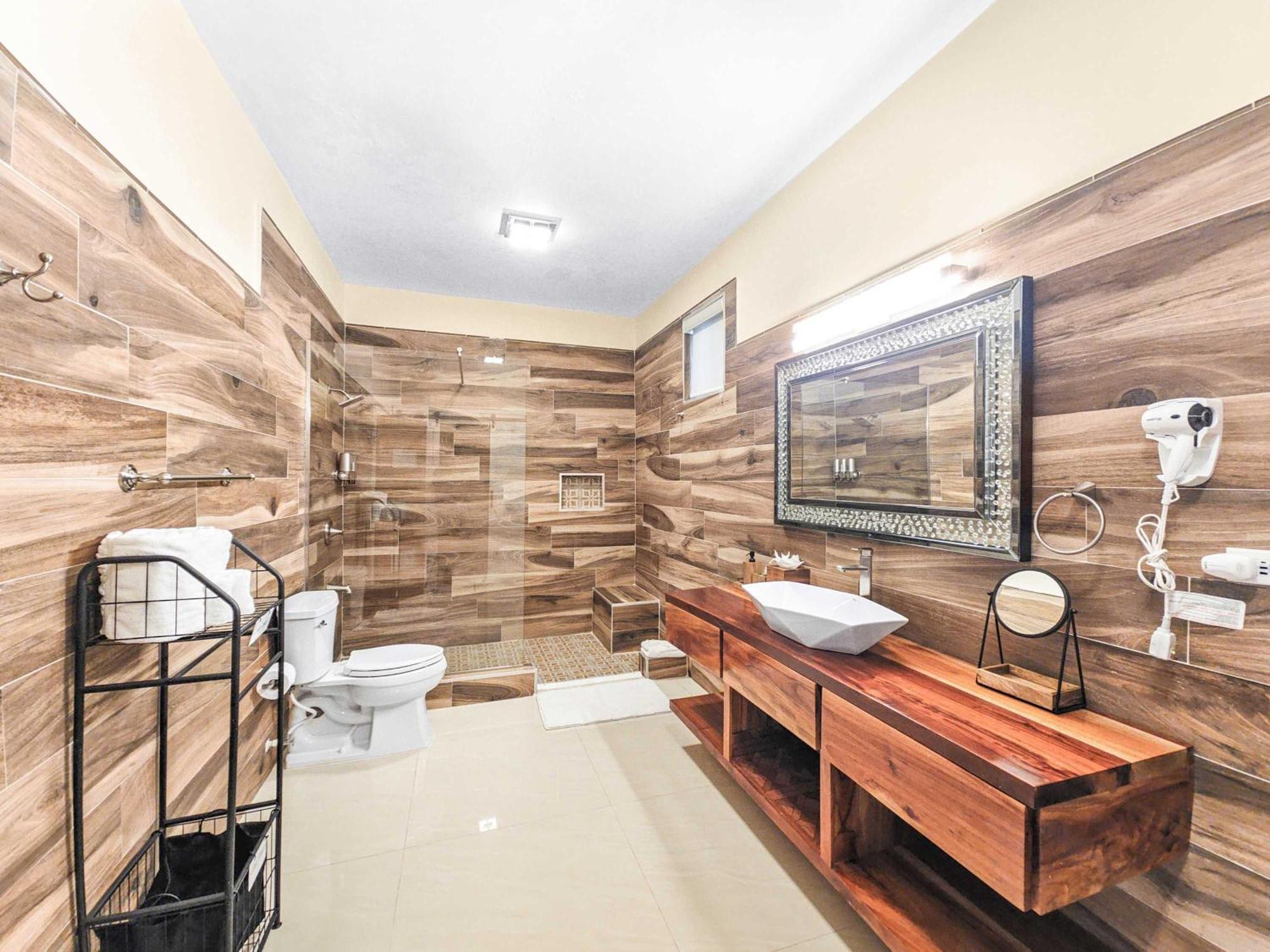 Villa Hospitality Expert Bts 10br Pool