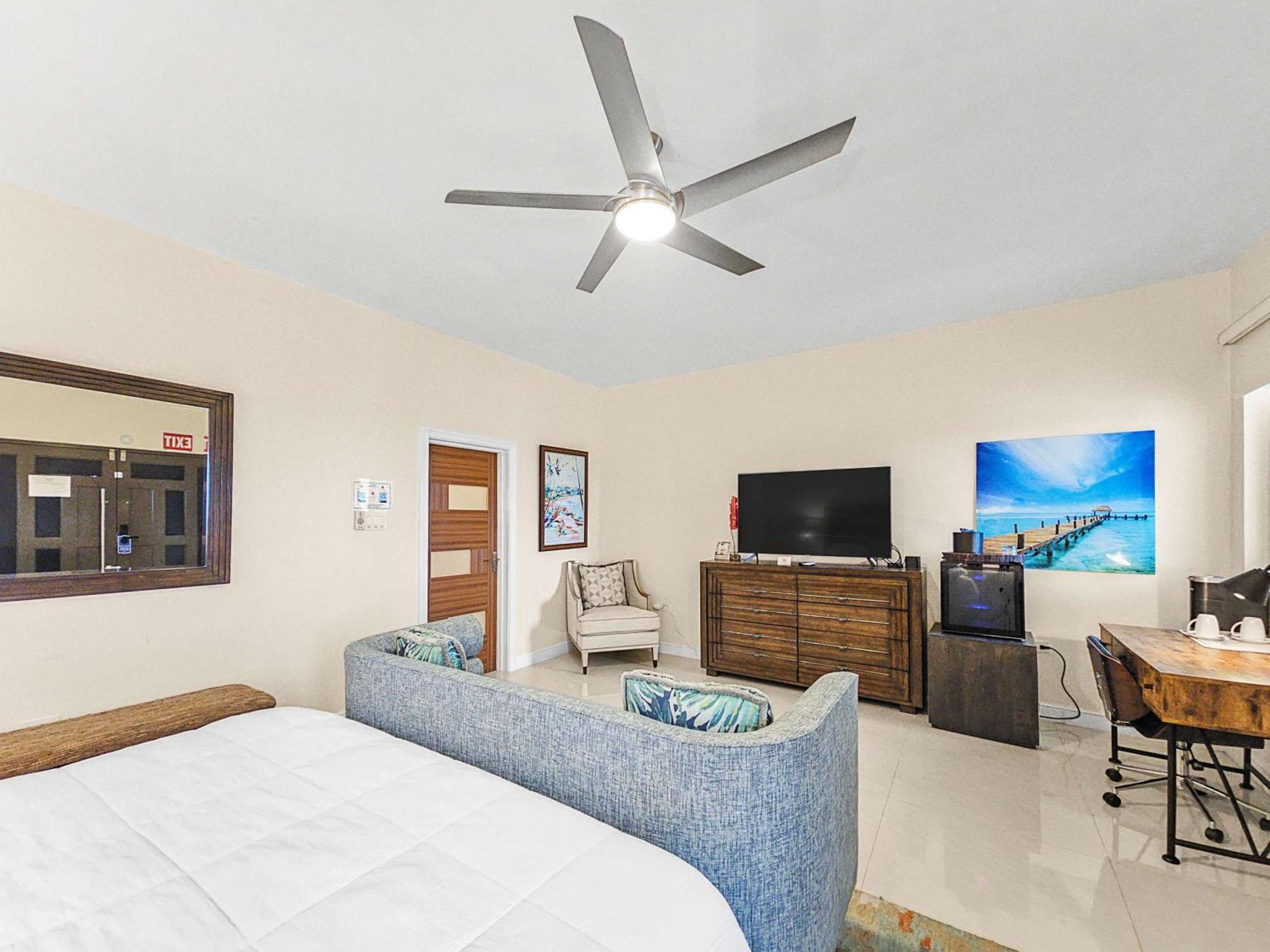 Villa Hospitality Expert Bts 10br Pool Montego Bay