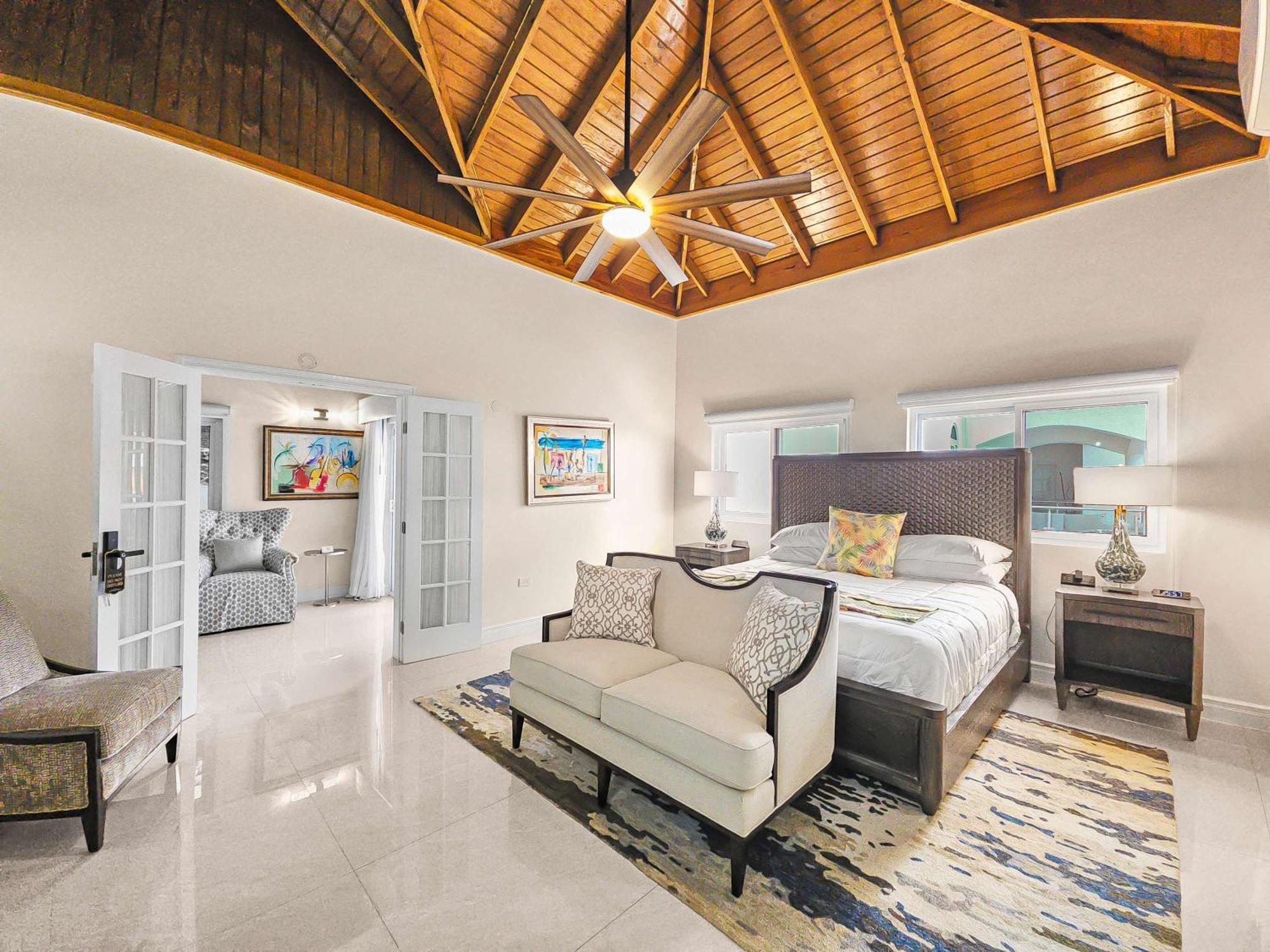 Villa Hospitality Expert Bts 10br Pool