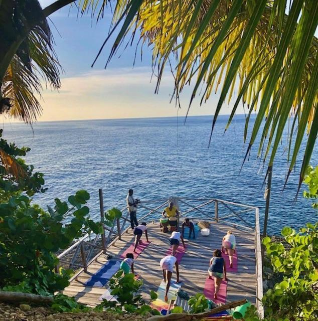 Real Jamaica - 5 Right Beside The Sea * Oracabessa