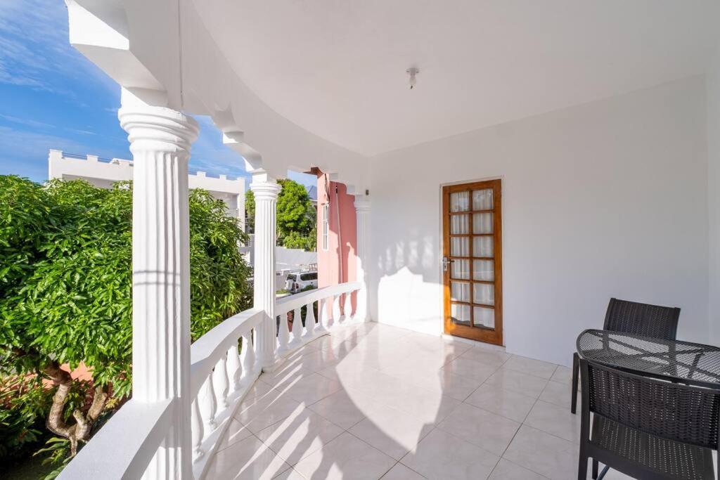 Serenity Jamaica * Tower Isle