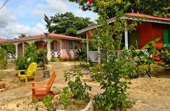 Parque de vacaciones Little Bay Cabins