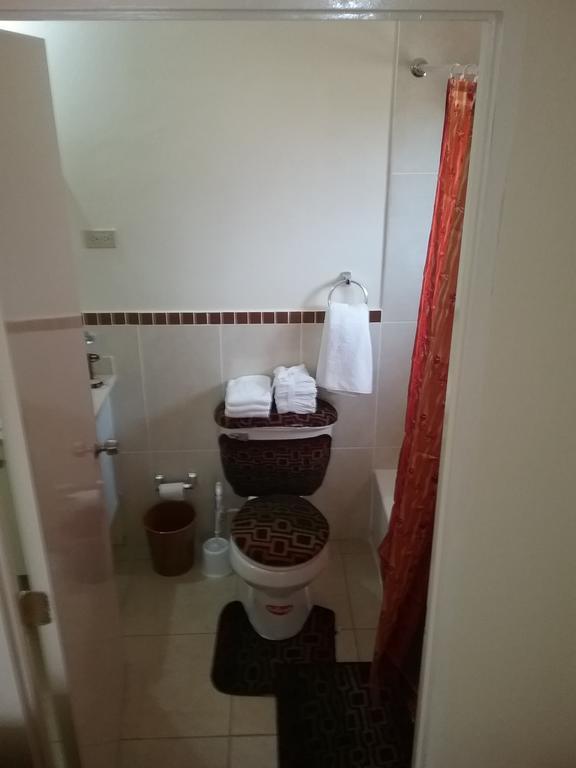 Cheerful 2-bedroom In Garden