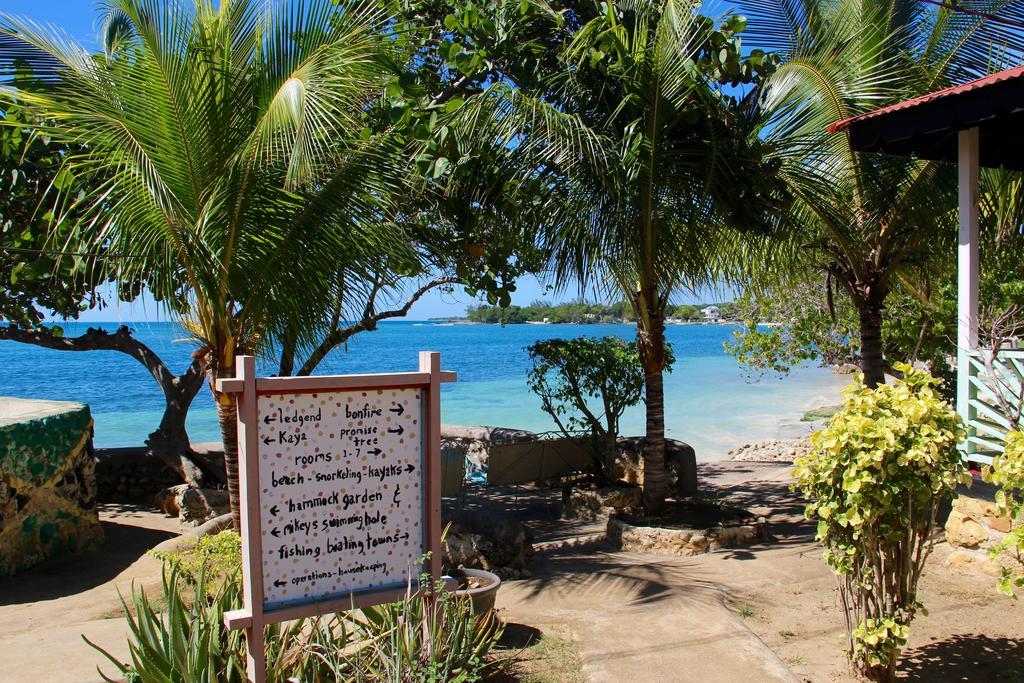 Parque de vacaciones Little Bay Cabins 2*