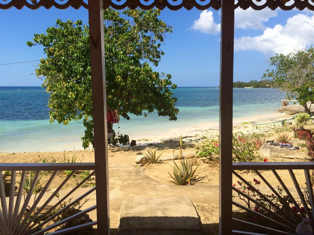 Parque de vacaciones Little Bay Cabins Little Bay