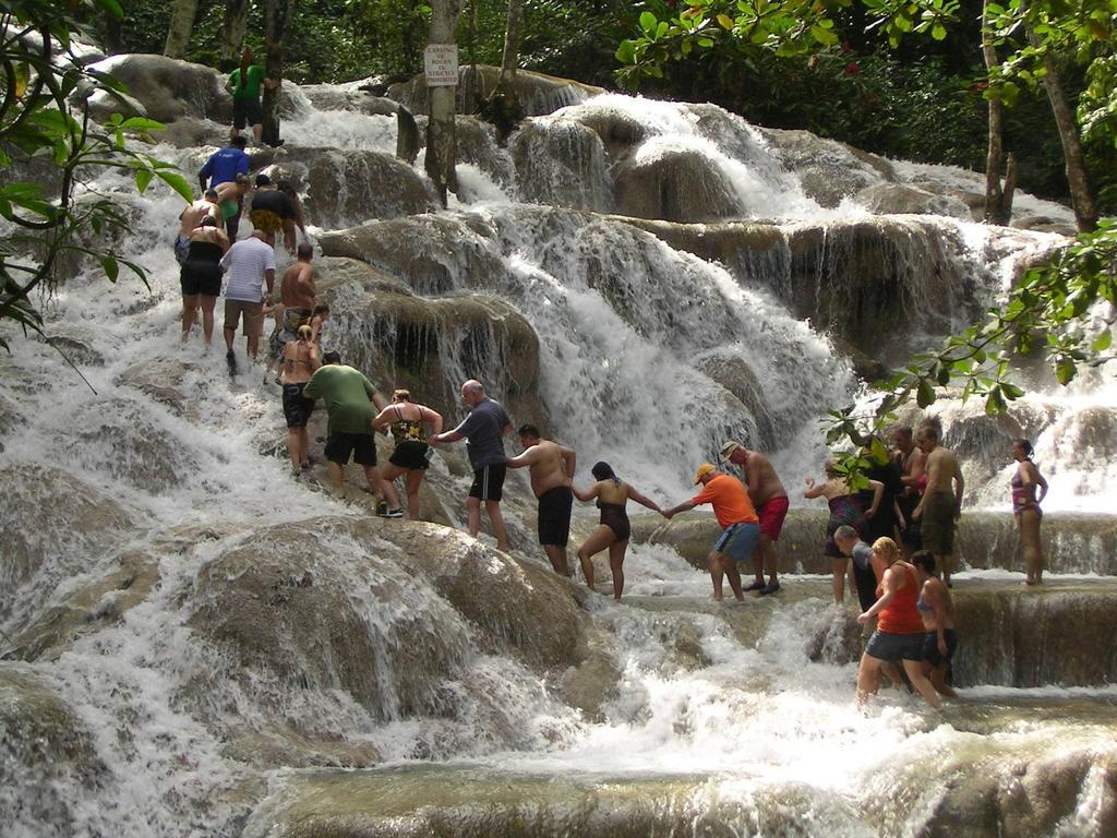 Chill On The Hill * Ocho Rios