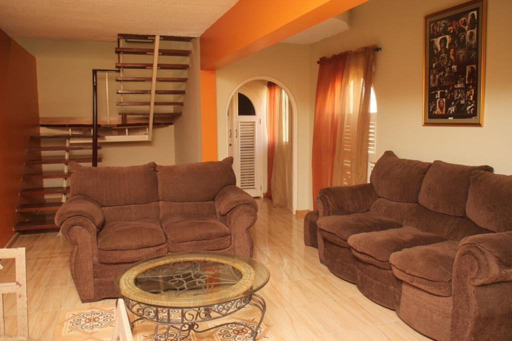Chill On The Hill Apartment