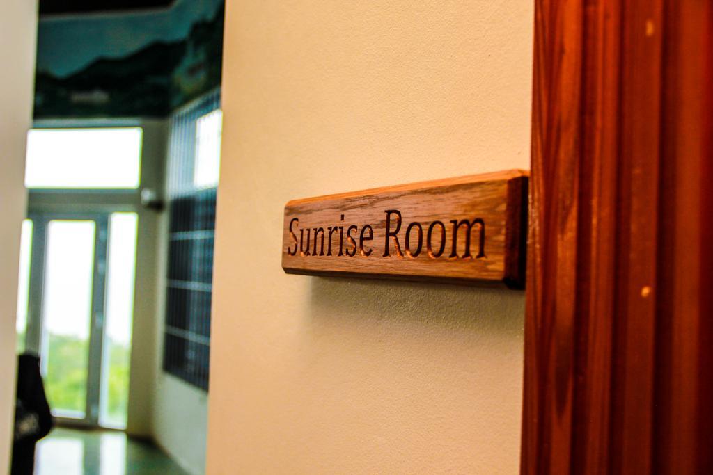 Sunshine Lodge: Your Away From Montego Bay