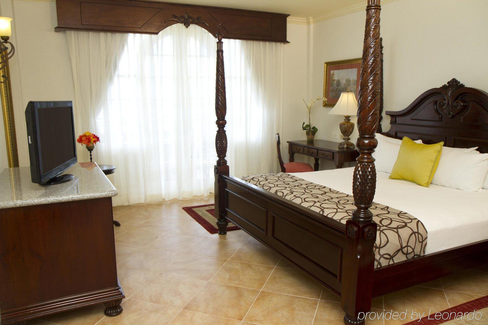 Hotel Jewel Dunn's River Beach & Spa, Ocho Rios,curio Collection By Hilton 4*