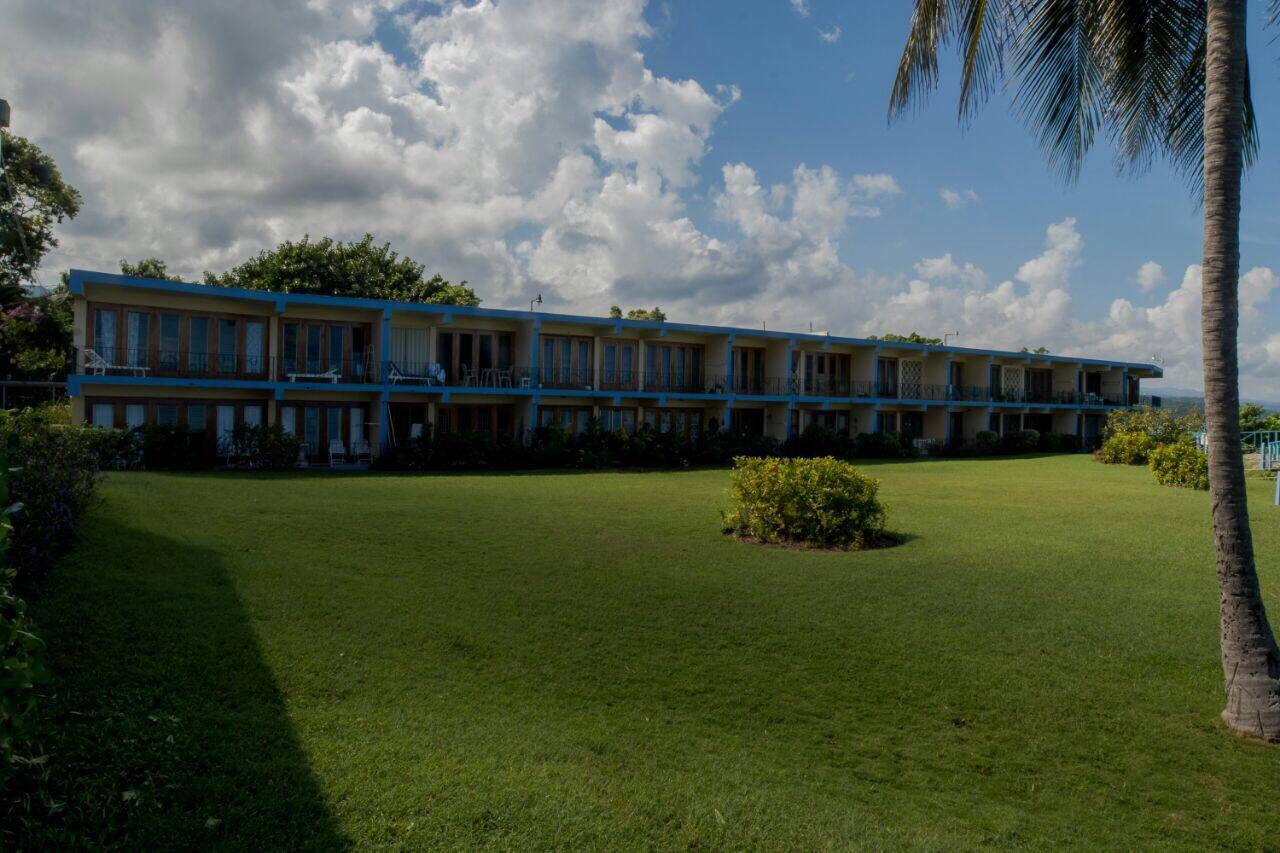 Carib Fedlyn Apartment *