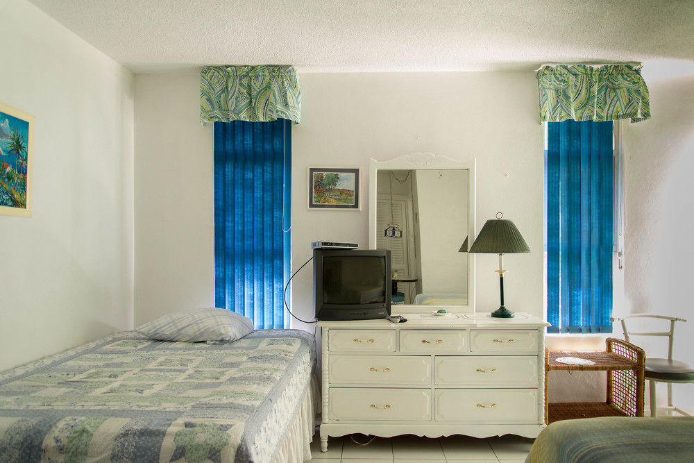 Sky Lounge Beach Studio Apartment Montego Bay