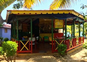 Parque de vacaciones Little Bay Cabins 2*