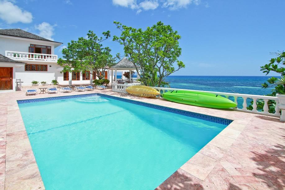 Villa Jasmin Hill Three Bedroom *