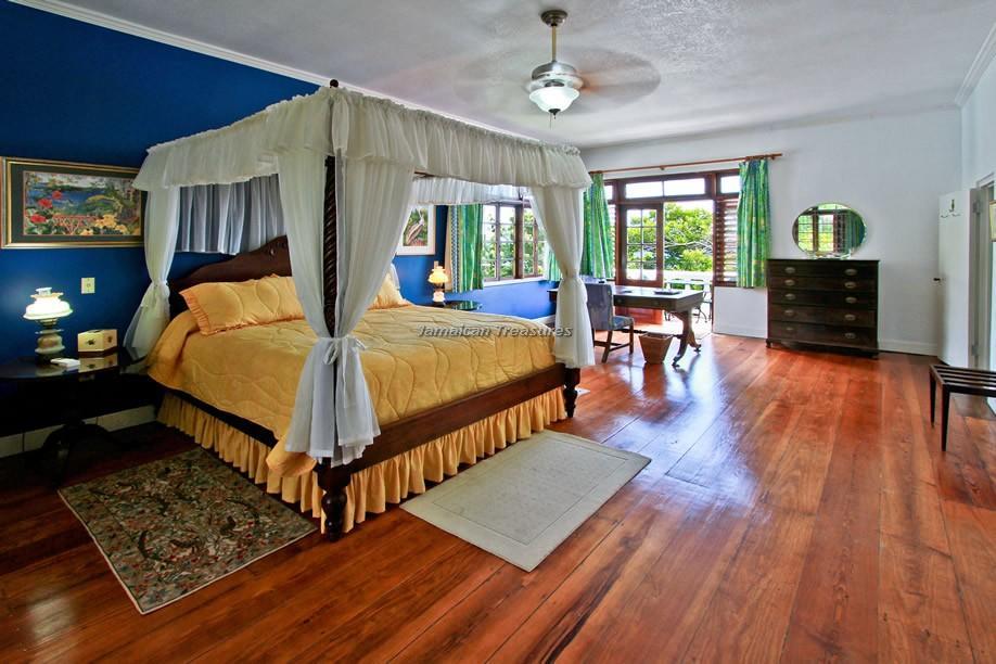 Villa Jasmin Hill Three Bedroom *