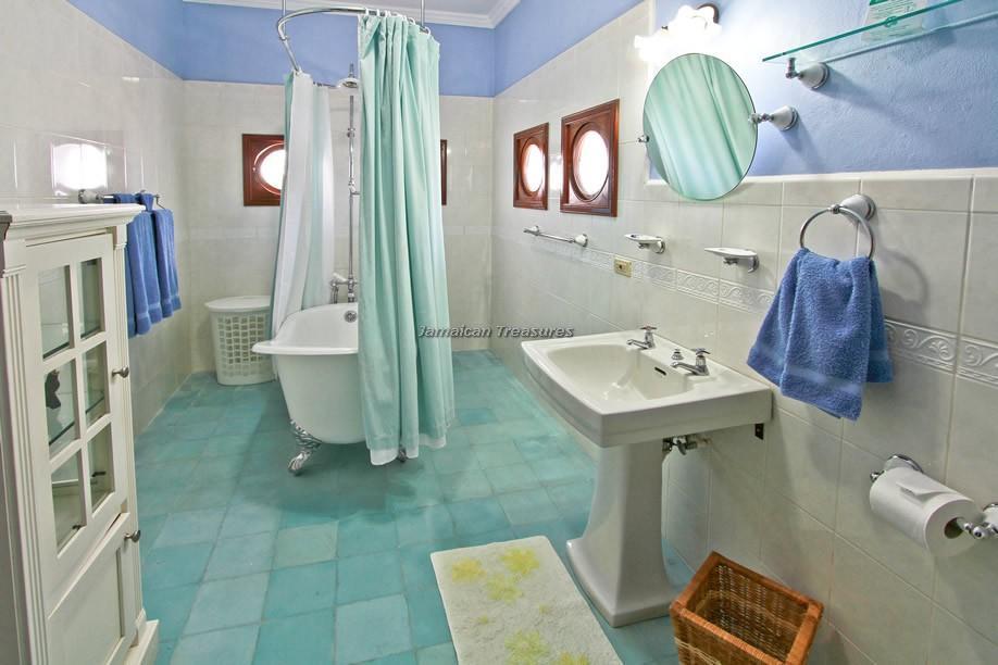 Jasmin Hill Three Bedroom * Stanmore Grove