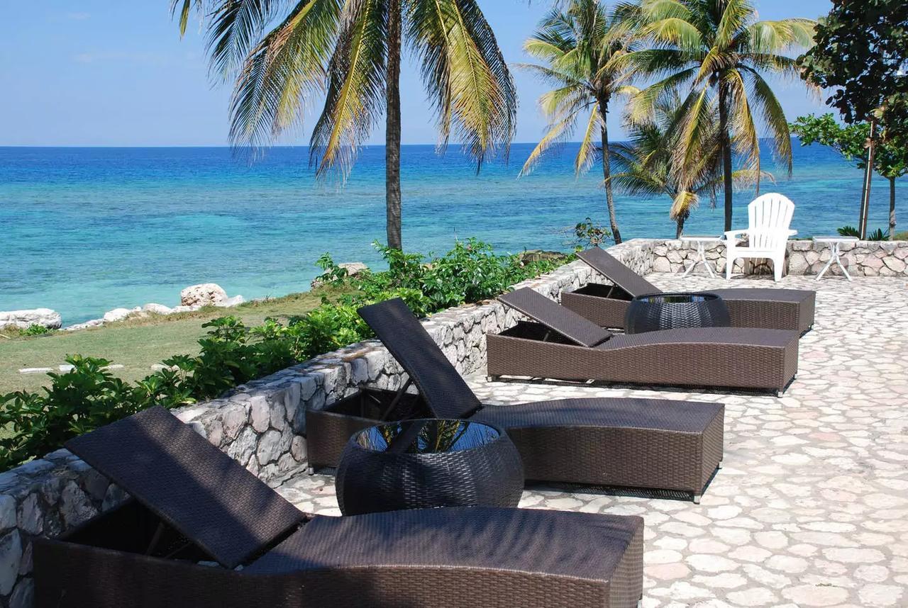 Holiday home Luxury 2br Facing W/pool #4 Montego Bay