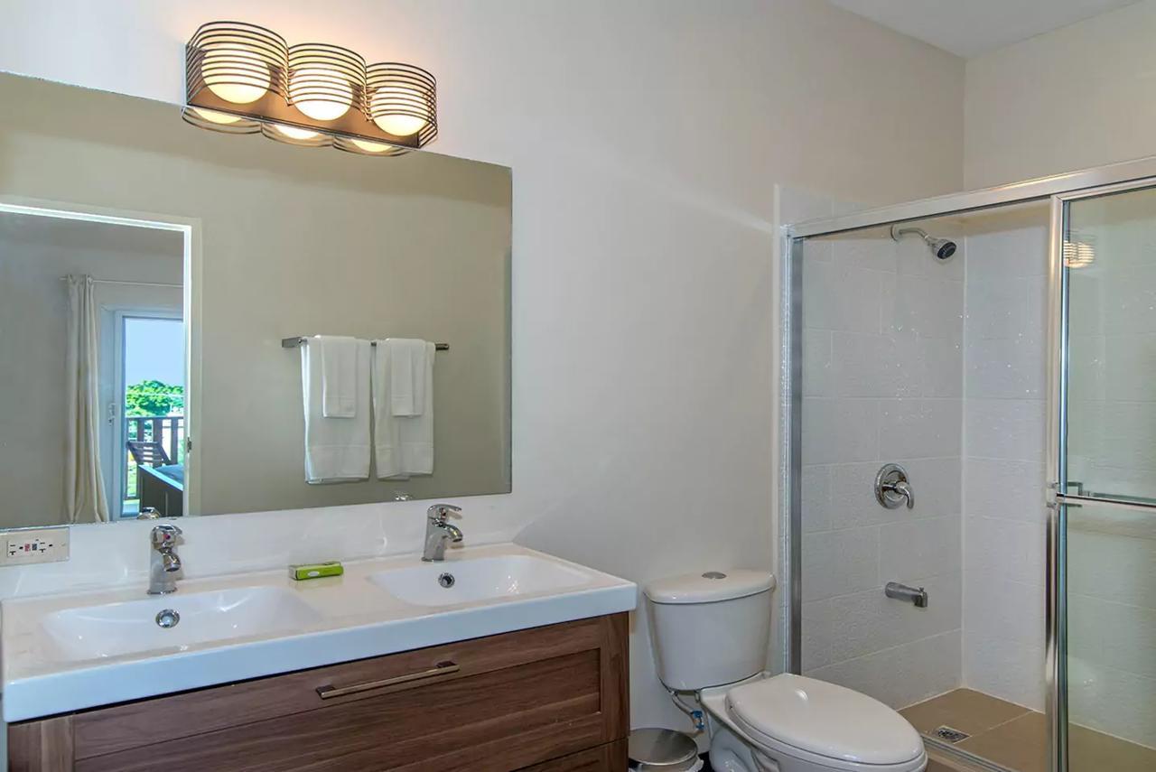 Luxury 2br Facing W/pool #4 * Montego Bay