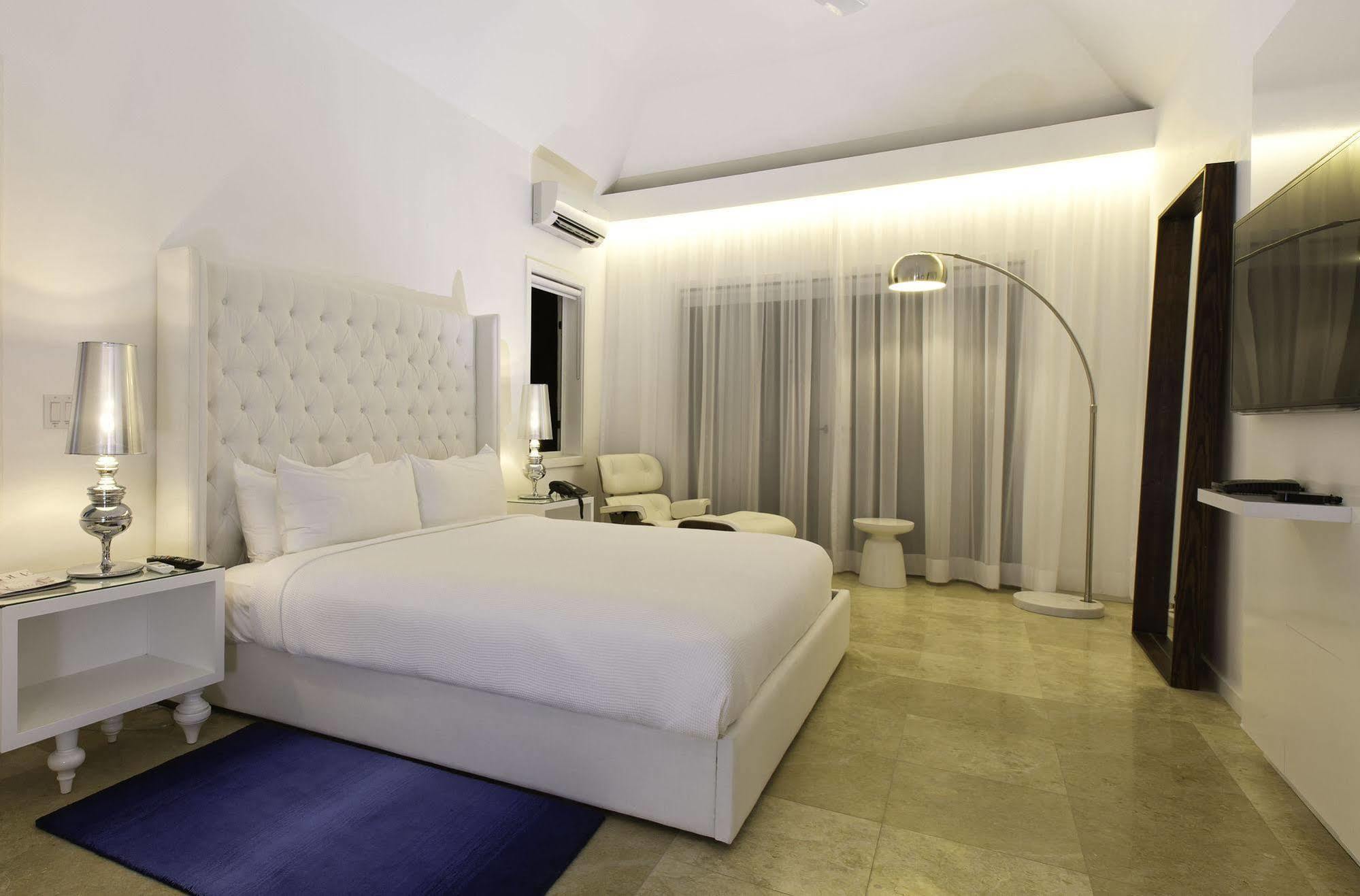 Trident Hotel