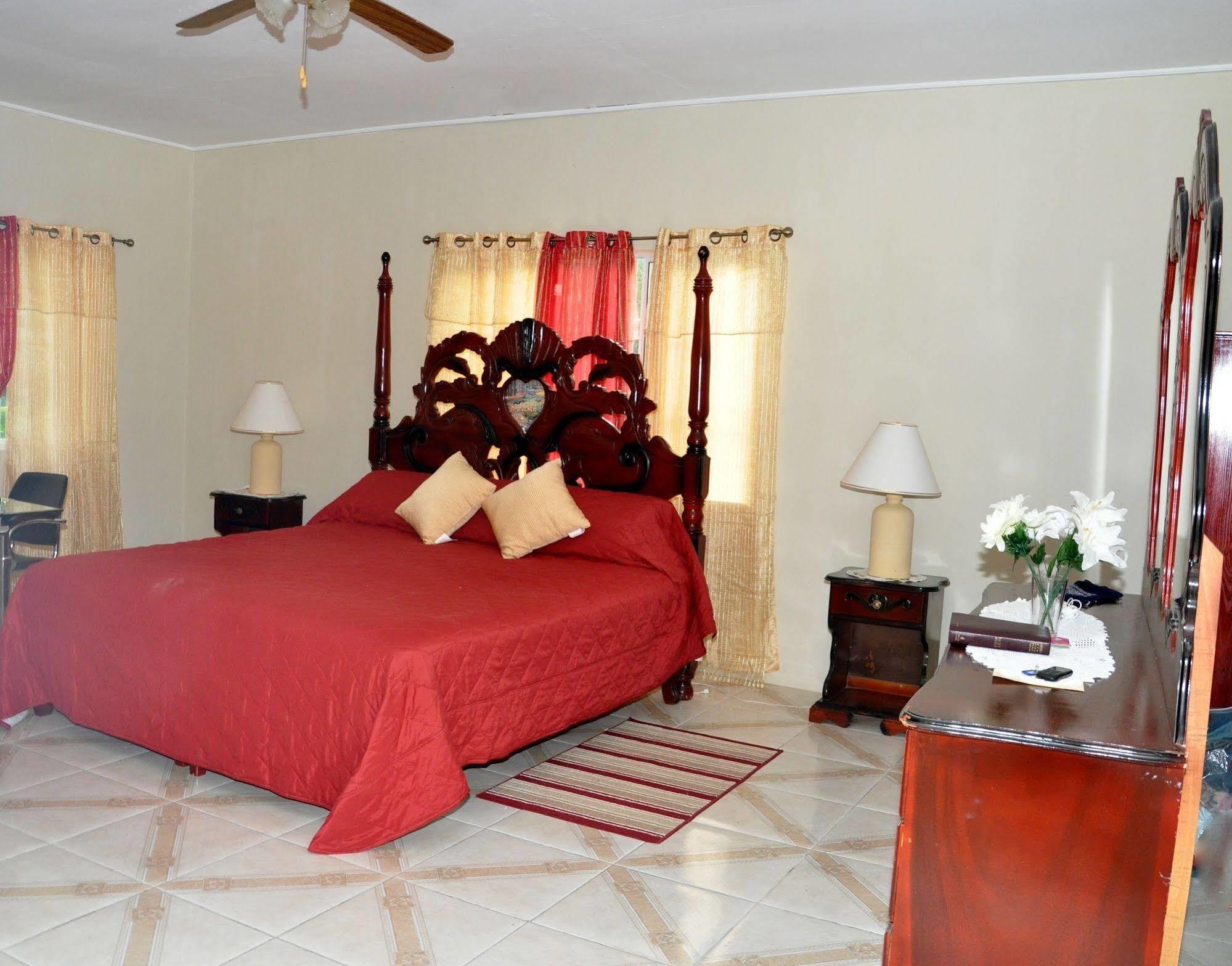 Mom's Village Bed and breakfast 2*