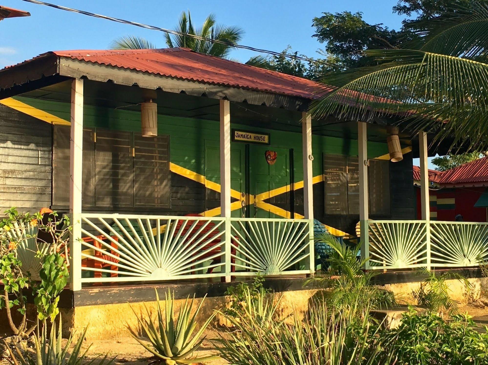 Little Bay Cabins Parque de vacaciones Little Bay