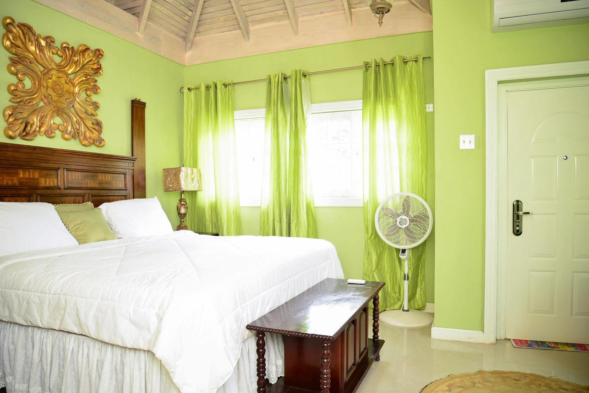 Khastle Khodero Bed & Breakfast 3*