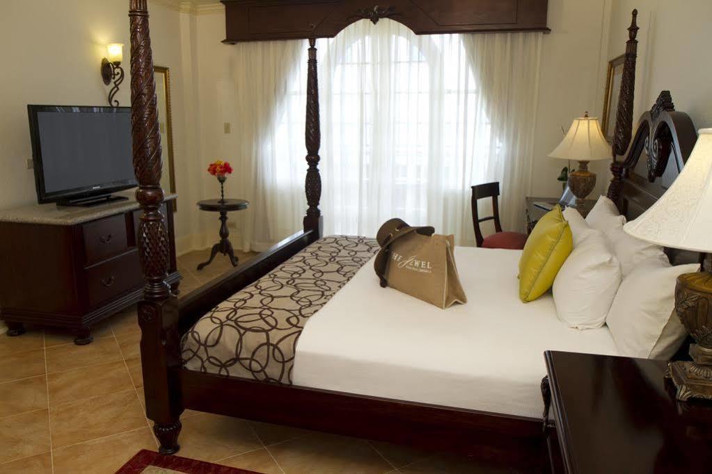 Hotel Jewel Dunn's River Beach & Spa, Ocho Rios,curio Collection By Hilton 4*