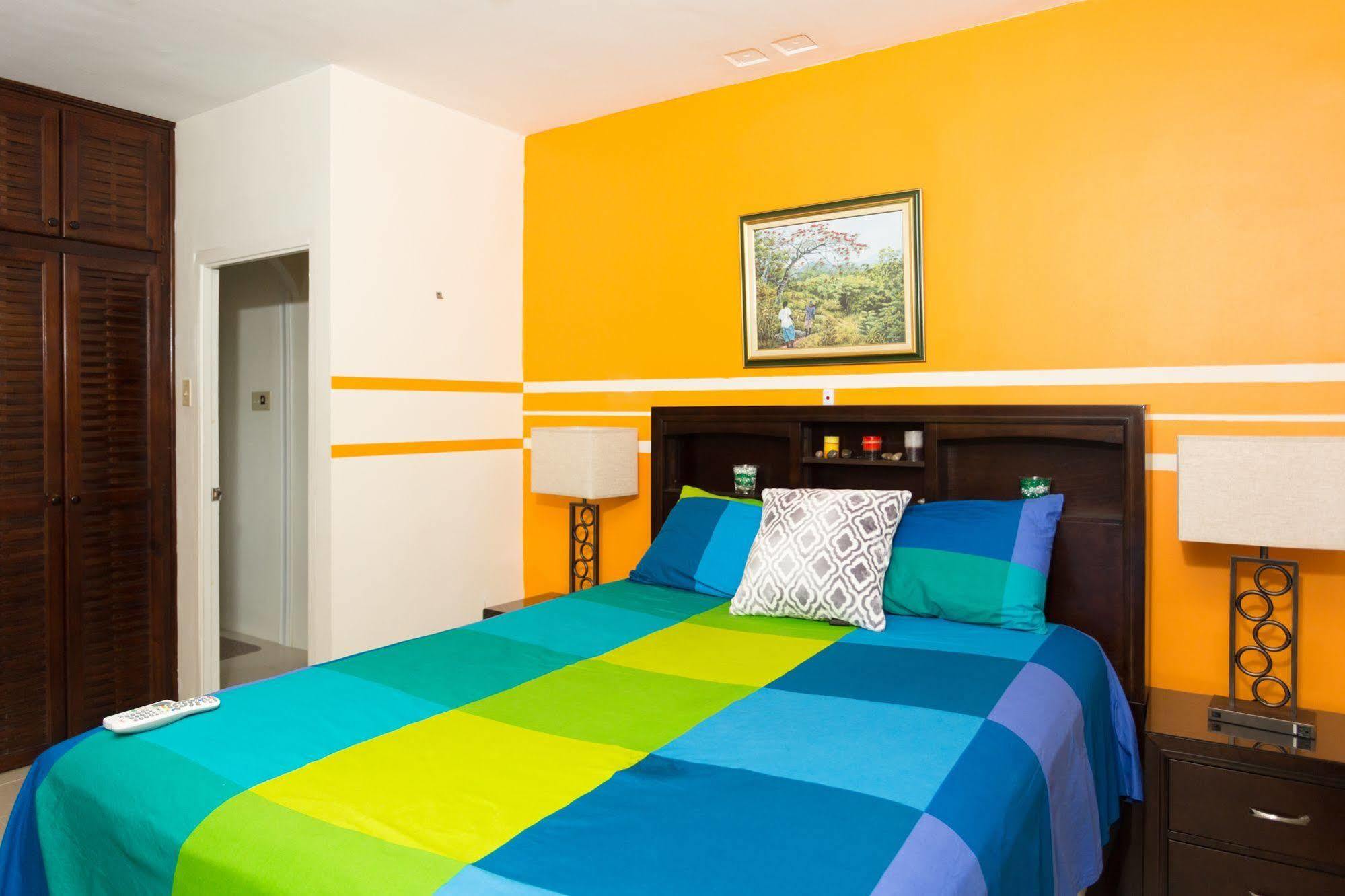 The Estate Country Club 3* Hellshire