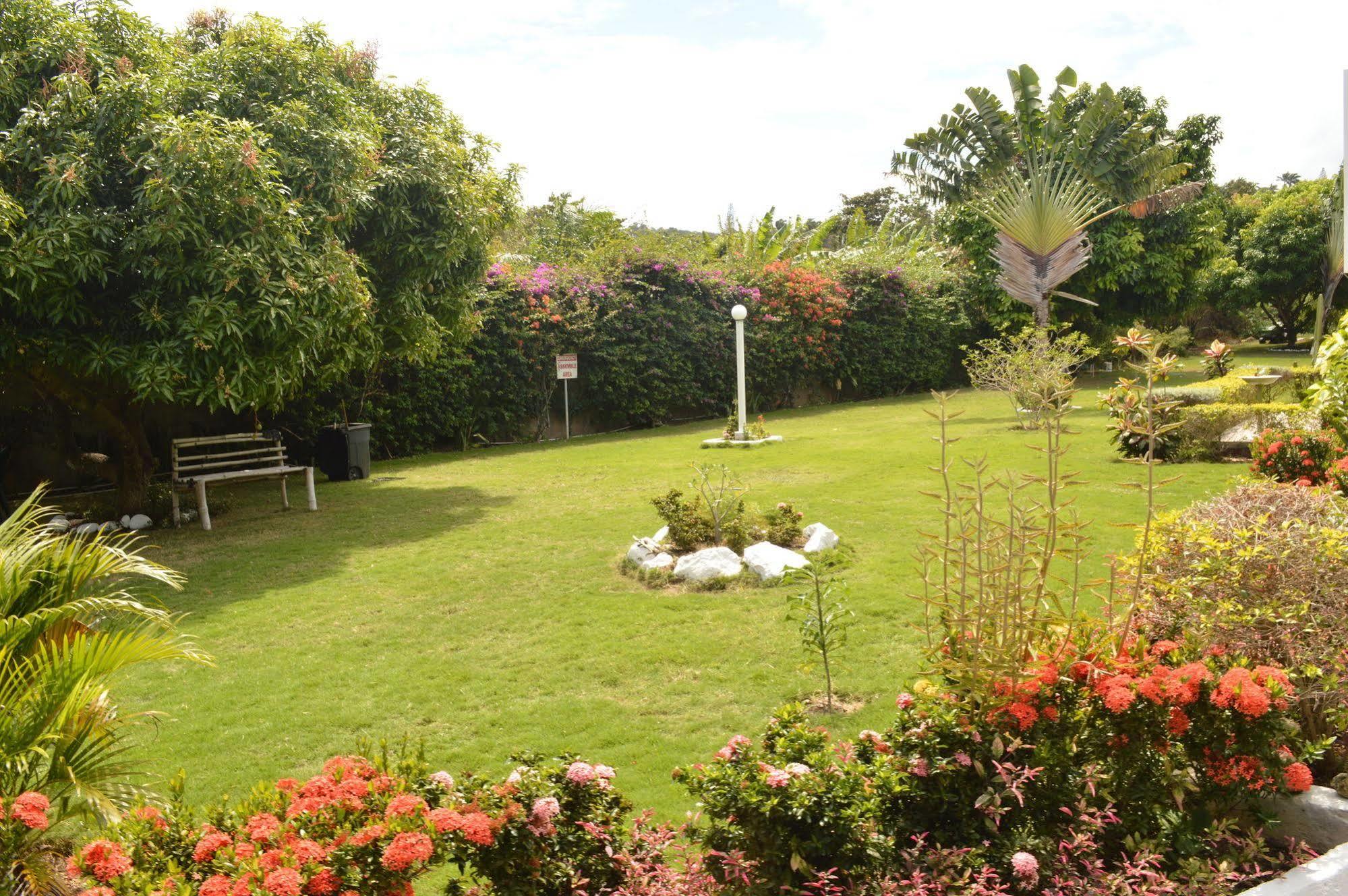 Nature Bliss - Lifestyle Center Bed and breakfast