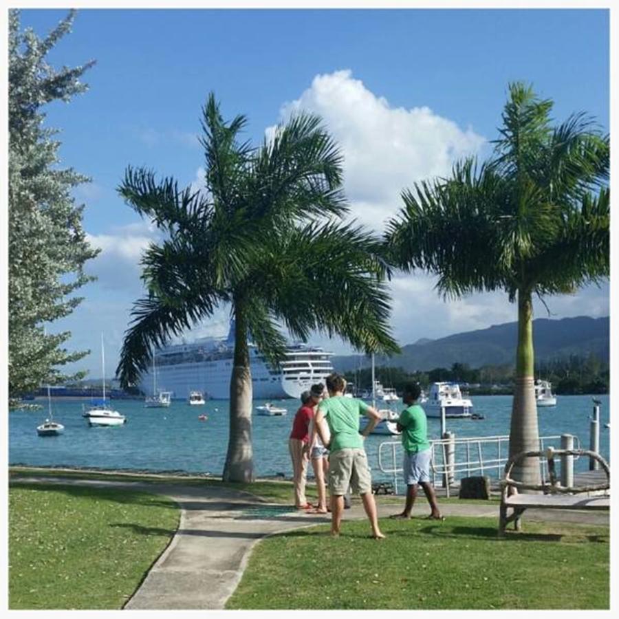 Seawind On The Bay *