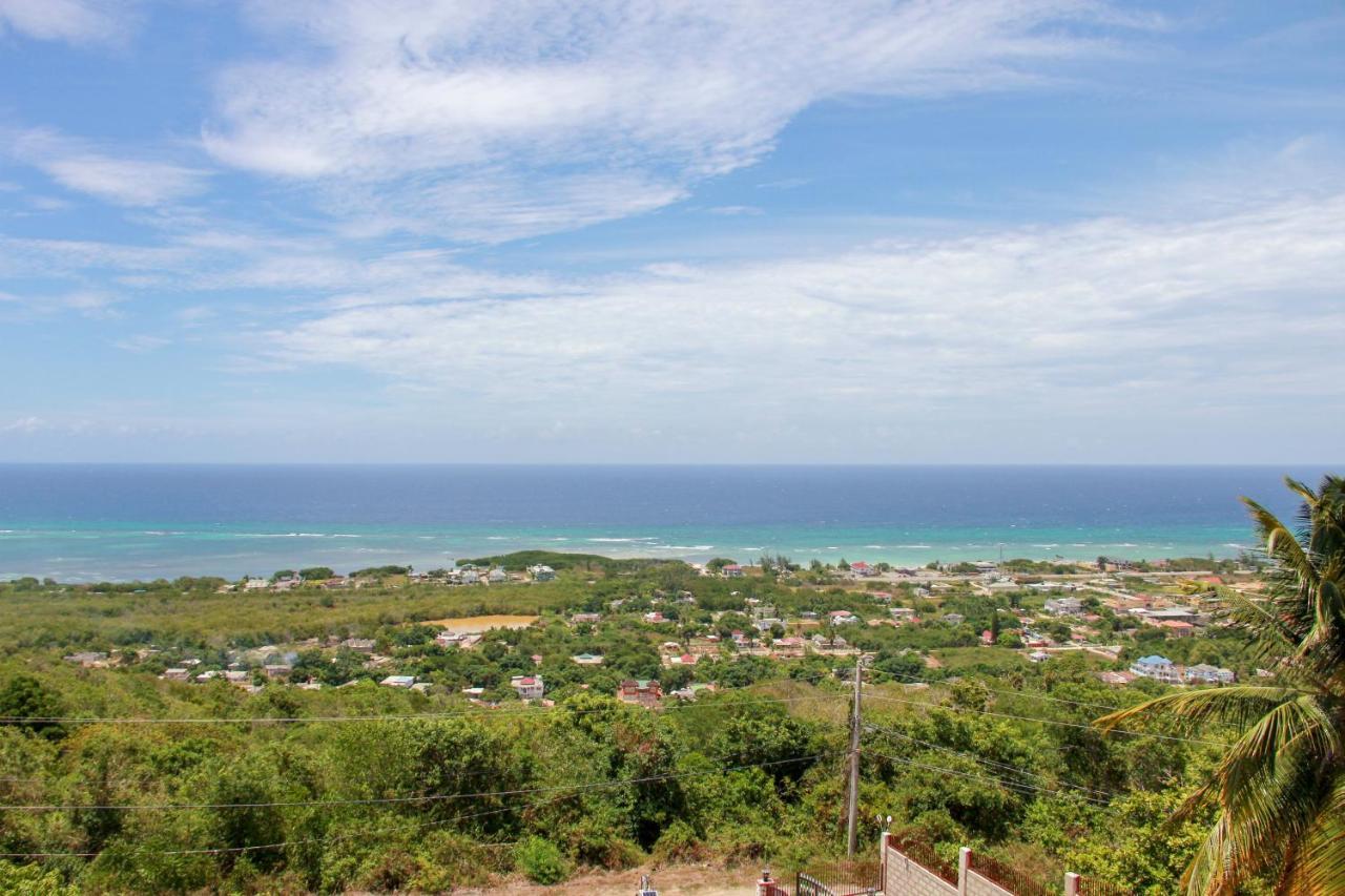 Holiday home Sunshine Lodge: Your Away From Montego Bay