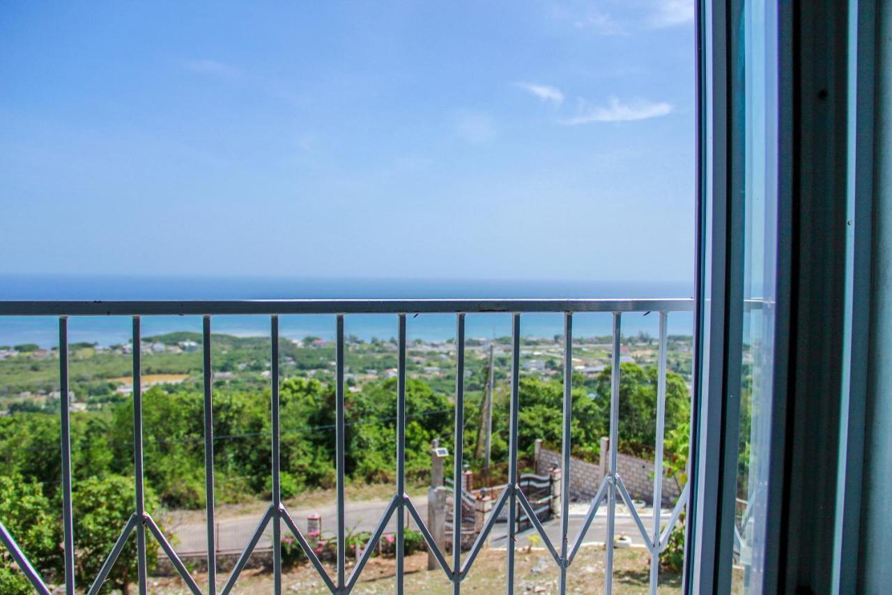 Holiday home Sunshine Lodge: Your Away From Montego Bay