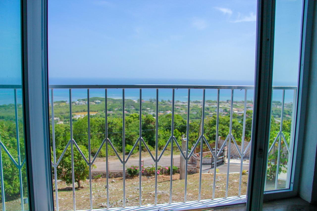 Holiday home Sunshine Lodge: Your Away From *