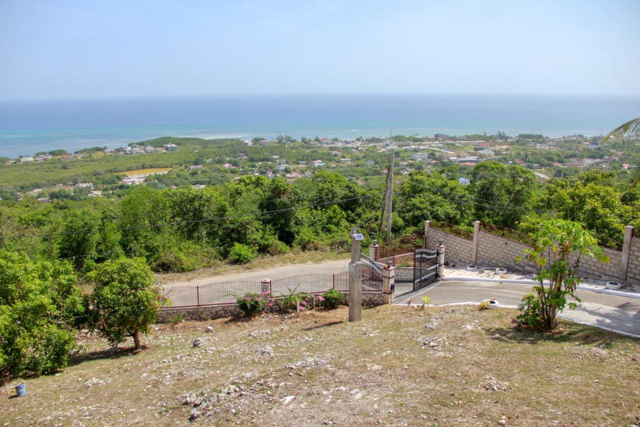 Holiday home Sunshine Lodge: Your Away From *