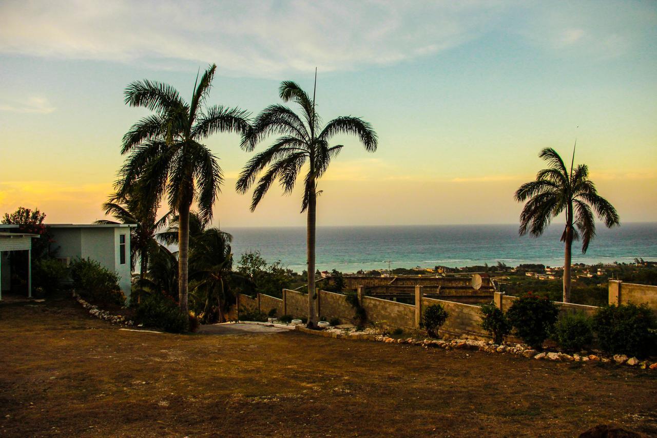 Holiday home Sunshine Lodge: Your Away From