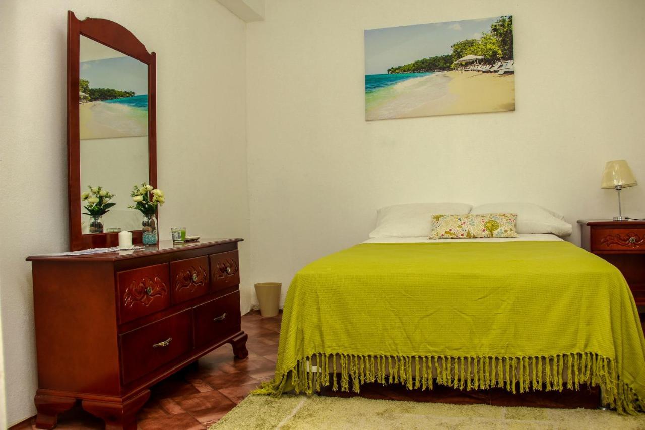 Holiday home Sunshine Lodge: Your Away From