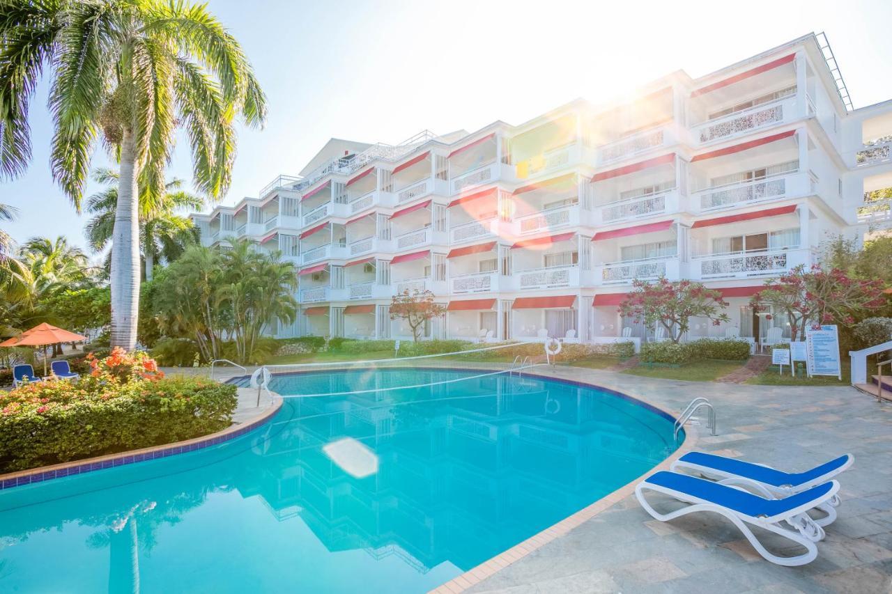 Grand Decameron Montego Beach, A Trademark Resort 3*