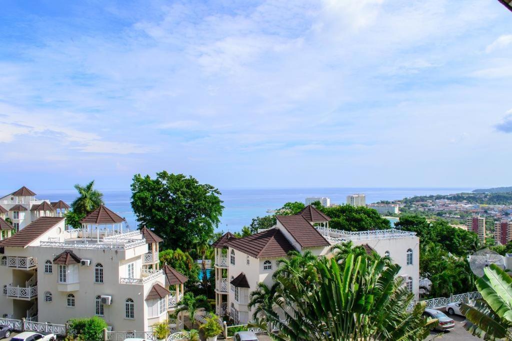 Apartment Sky Castles H6